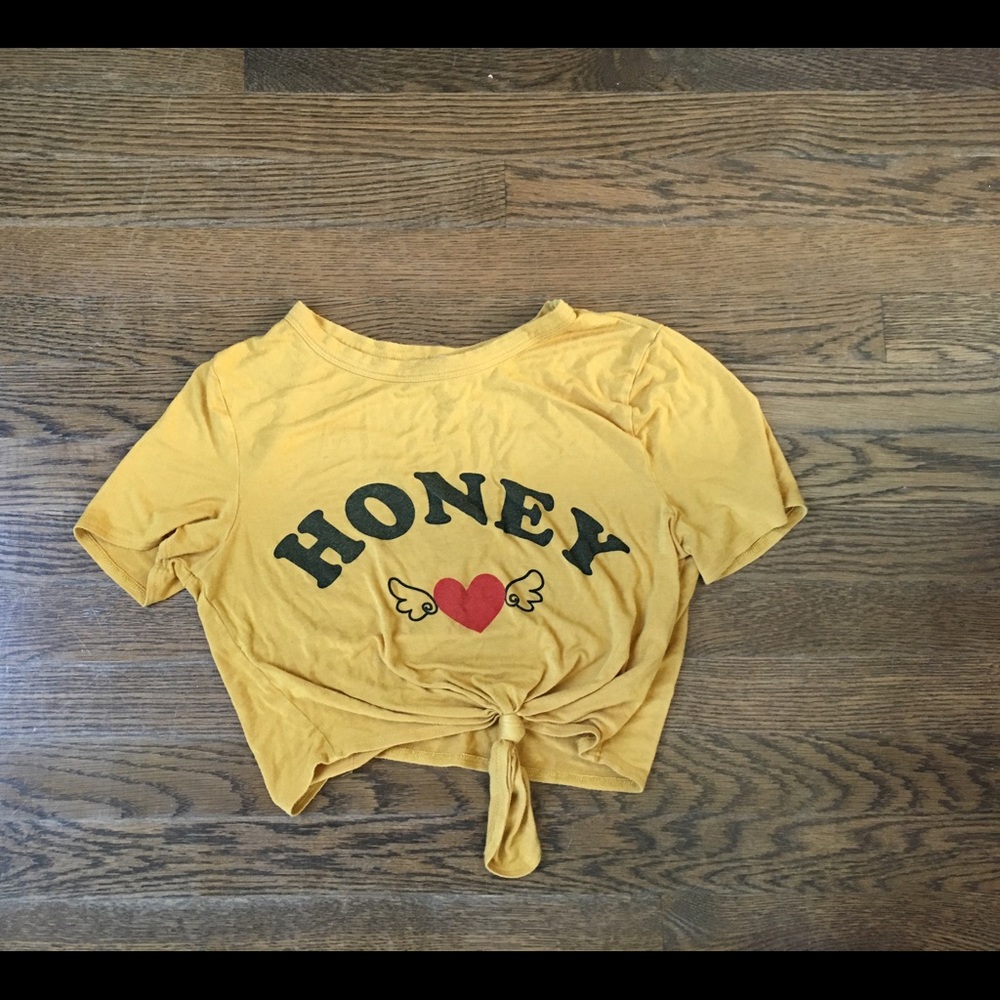 Size 10-12 cropped yellow honey shirt from gaze